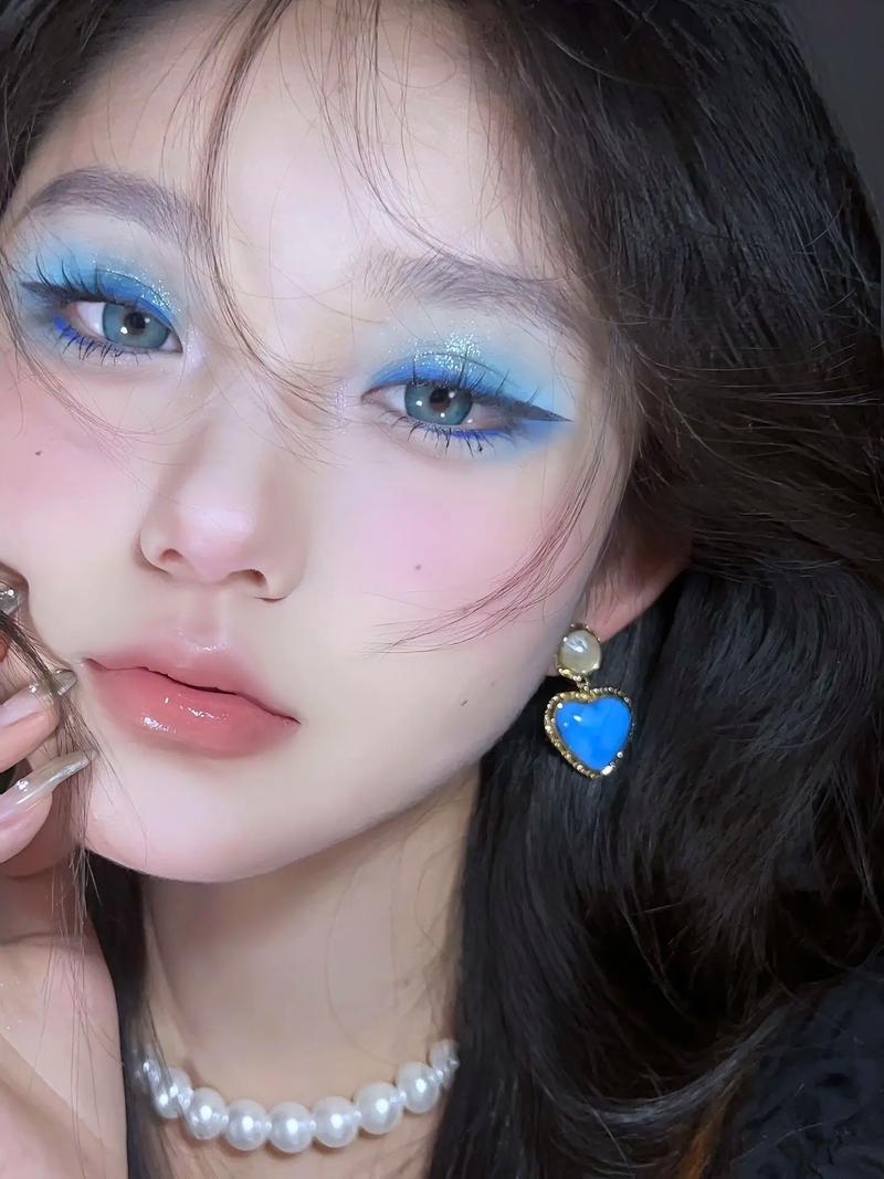 化妆后很漂亮的星座女