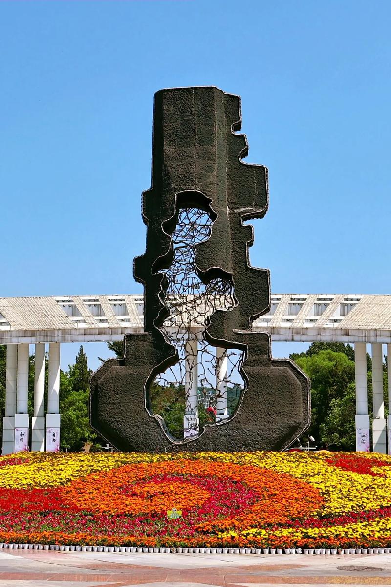 丶辽宁省本溪市至辽宁省鞍山市大客上午几点发车能不能走高速路今天有...